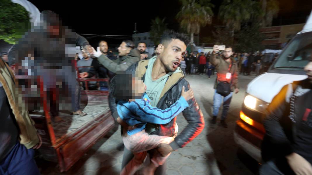 İsrail, Gazze'nin orta kesimlerini hedef aldı: Çok sayıda ölü ve yaralı var 4